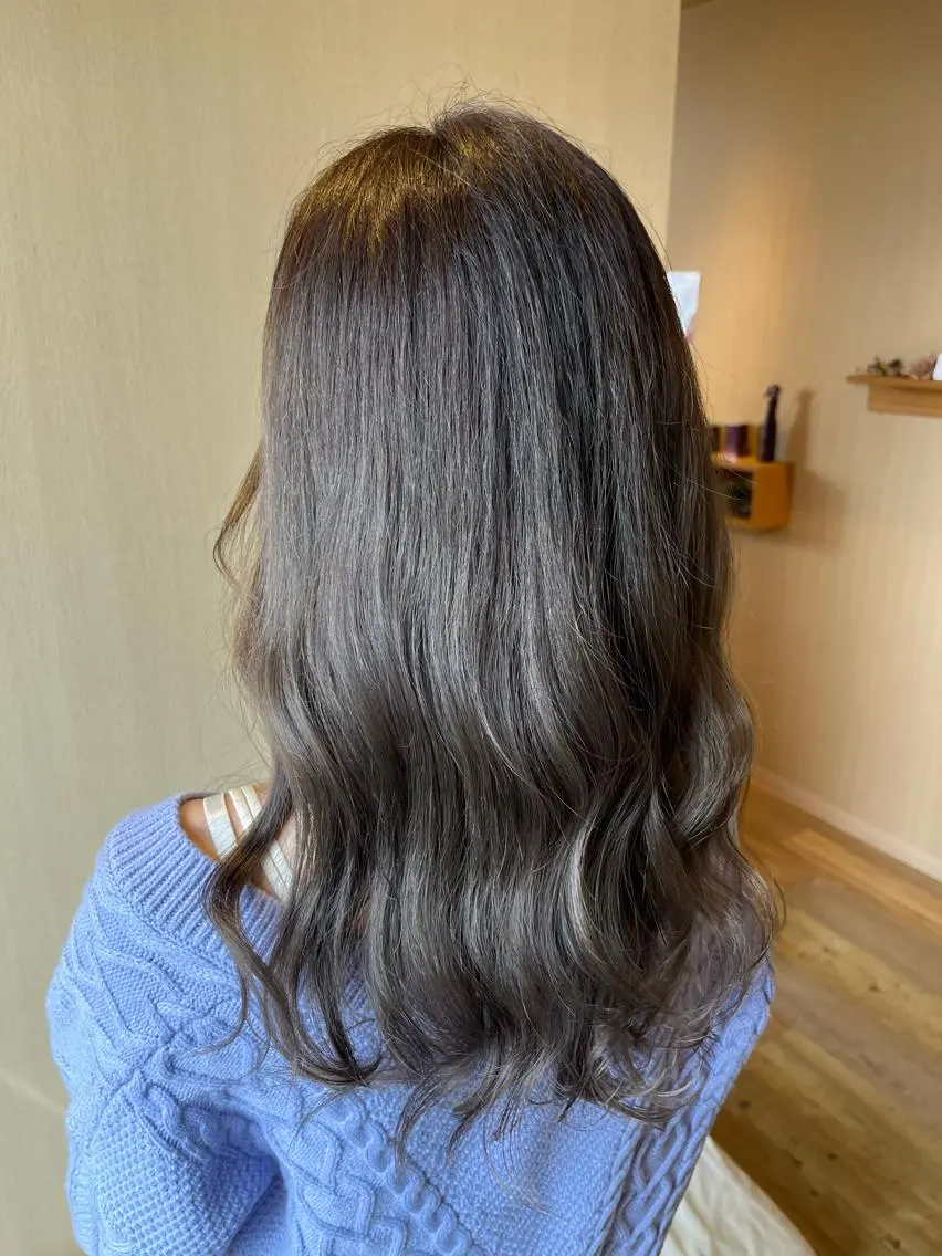 ロング カラー カット ヘアカラー 三上 由貴のヘアスタイル