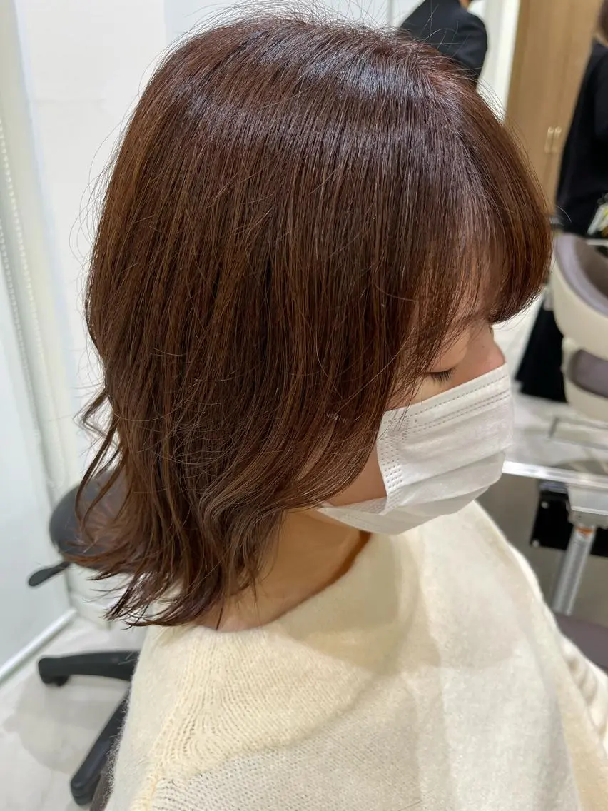 カラー 伊佐 愛のヘアスタイル
