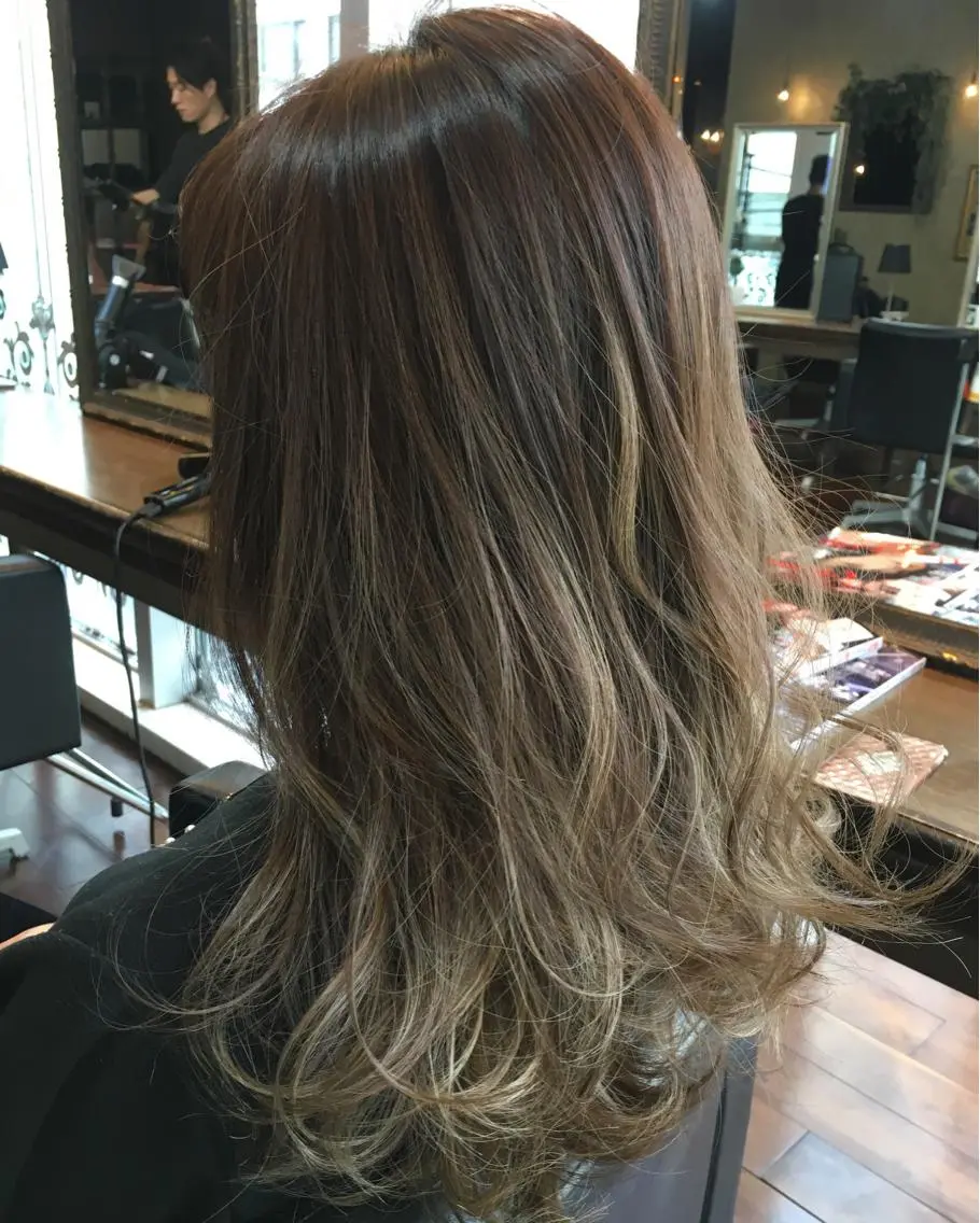 ミディアム セミロング ロング カラー ハイライトカラー ハイライト 吉本 yoshimotoのヘアスタイル