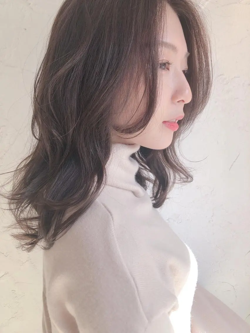 セミロング カラー グレージュ ラベンダーカラー ラベンダーグレージュ ラベンダーグレー tocca八王子 AYAKAのヘアスタイル