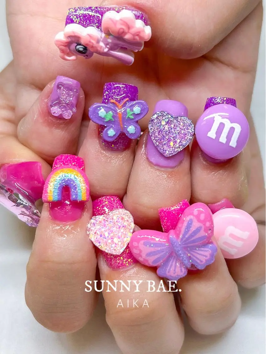 セミロング ネイル アートネイル キラキラネイル ロングネイル スカルプネイル ショートネイル Made By AIKAのネイルデザイン
