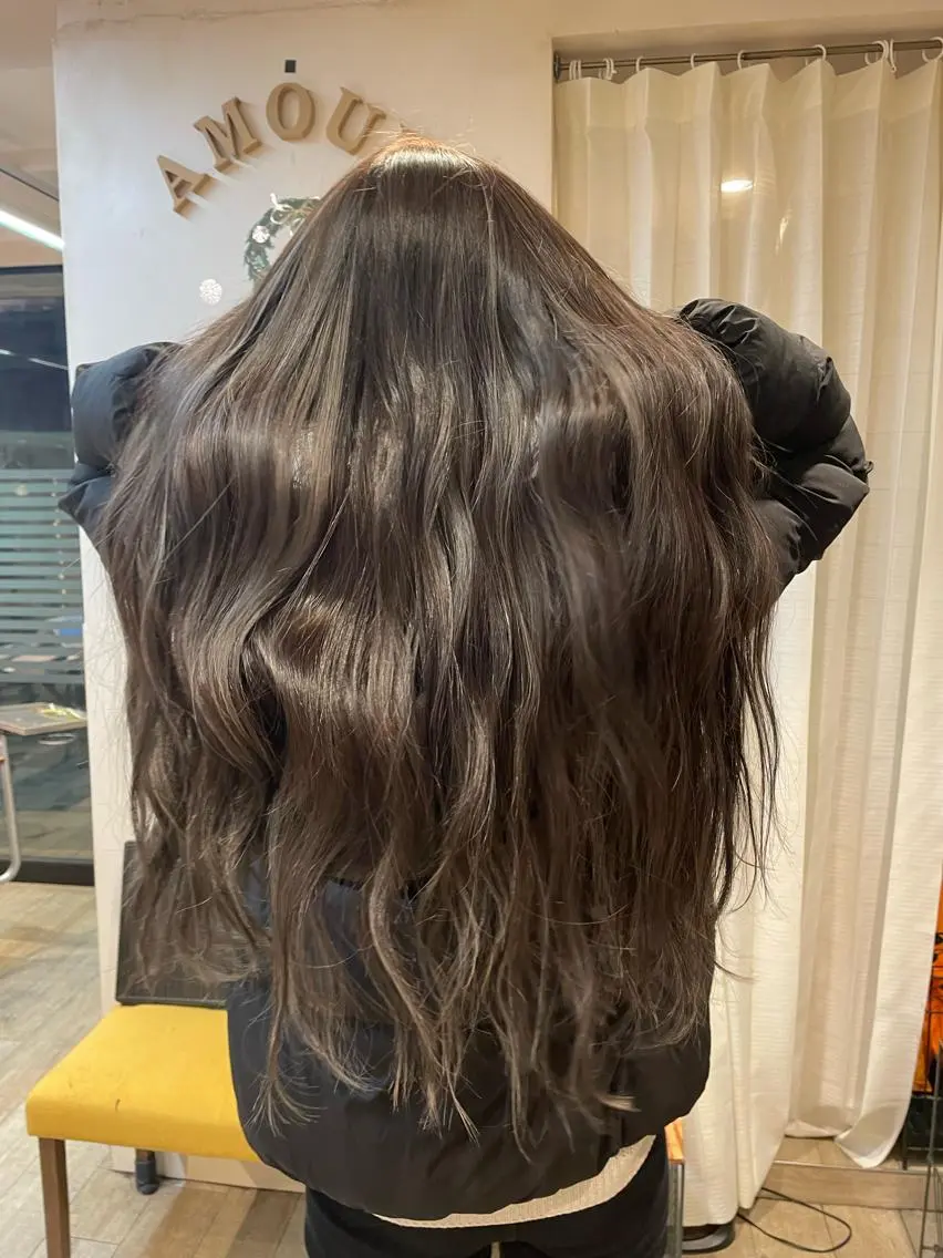 ロング カラー グレージュ ハイライトカラー ハイライト なりたいを叶えます! 出口 紗依のヘアスタイル