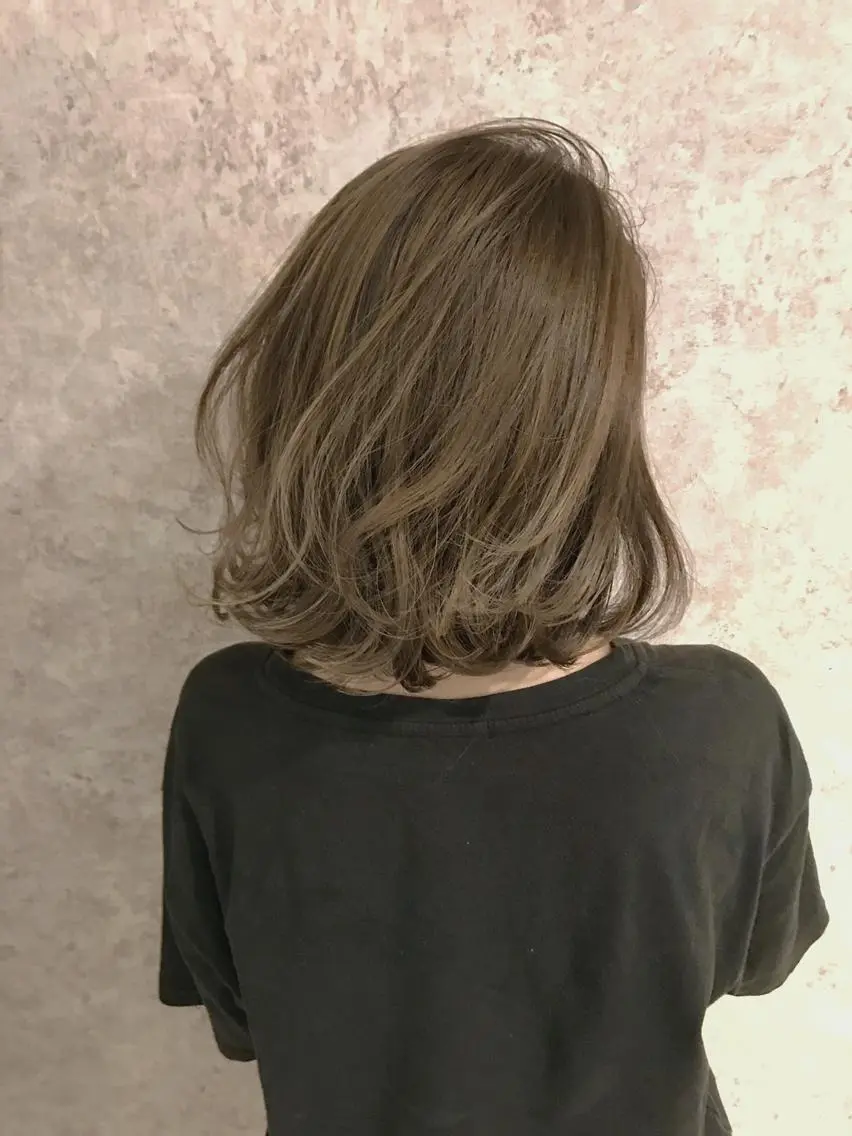 ミディアム ハイトーンブリーチ 土坂 由志【京都】のヘアスタイル