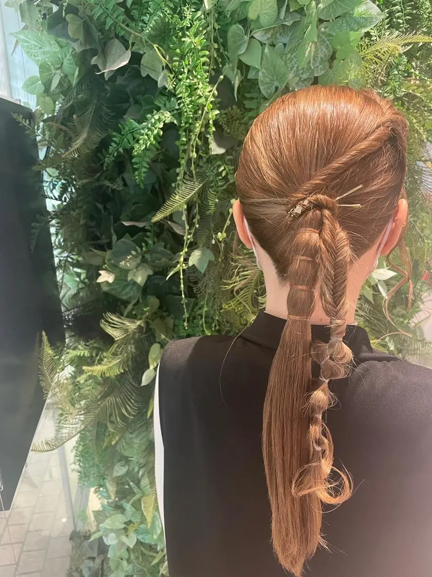 セミロング Koharu 髪質改善カラーのヘアスタイル