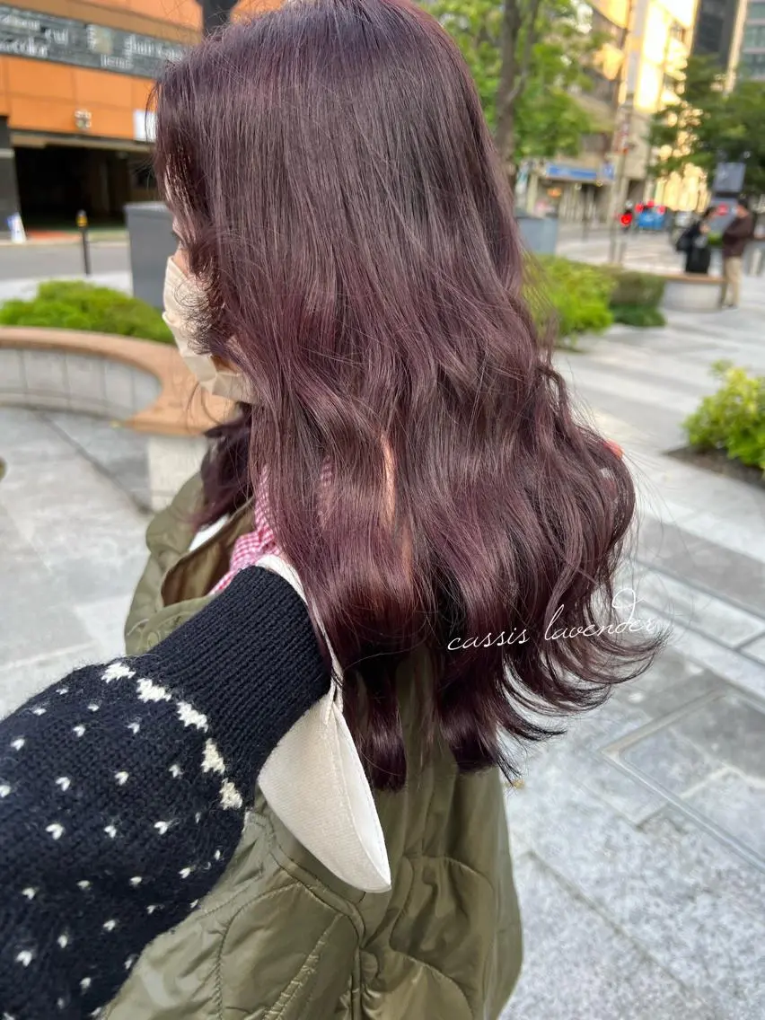 セミロング カラー ブリーチ カシス ラベンダーカラー ブリーチなしカラー カラーパティシエ facce🌼ikoのヘアスタイル