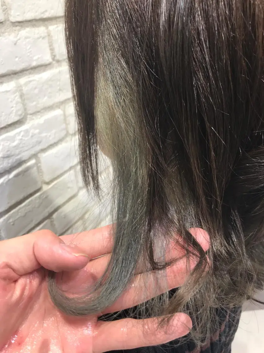 ショート カラー ブルーカラー インナーカラー シルバー Ash 戸田公園店のヘアスタイル