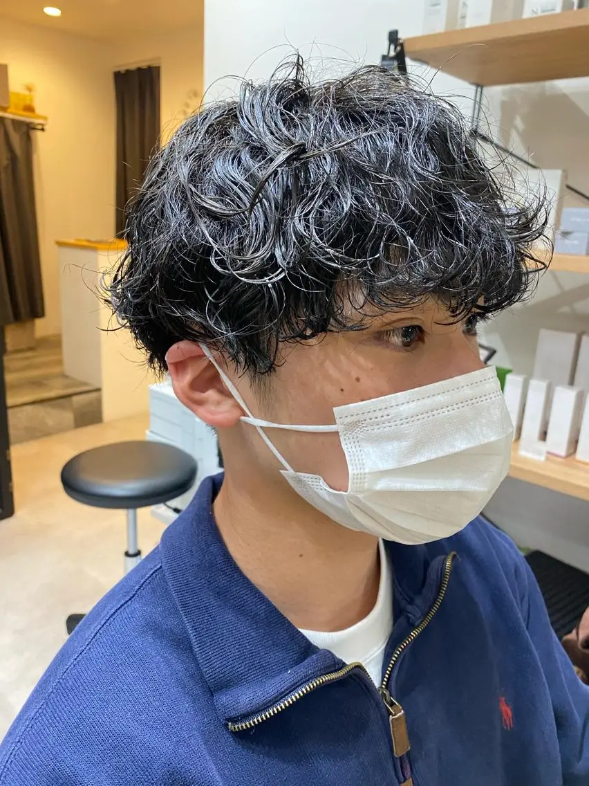 ミディアム パーマ メンズ カット パーマ トリートメント 似合う髪型が 分からない方へのヘアスタイル