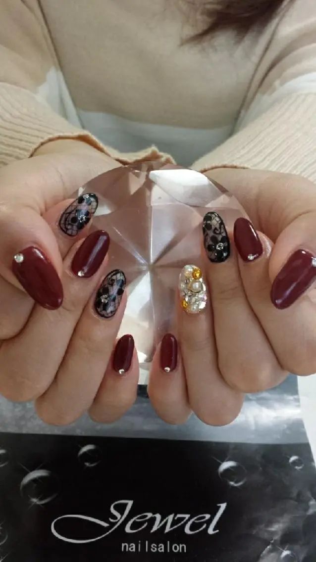 ネイル ボルドー レース ＪＥＷＥＬ ＮＡＩＬのネイルデザイン