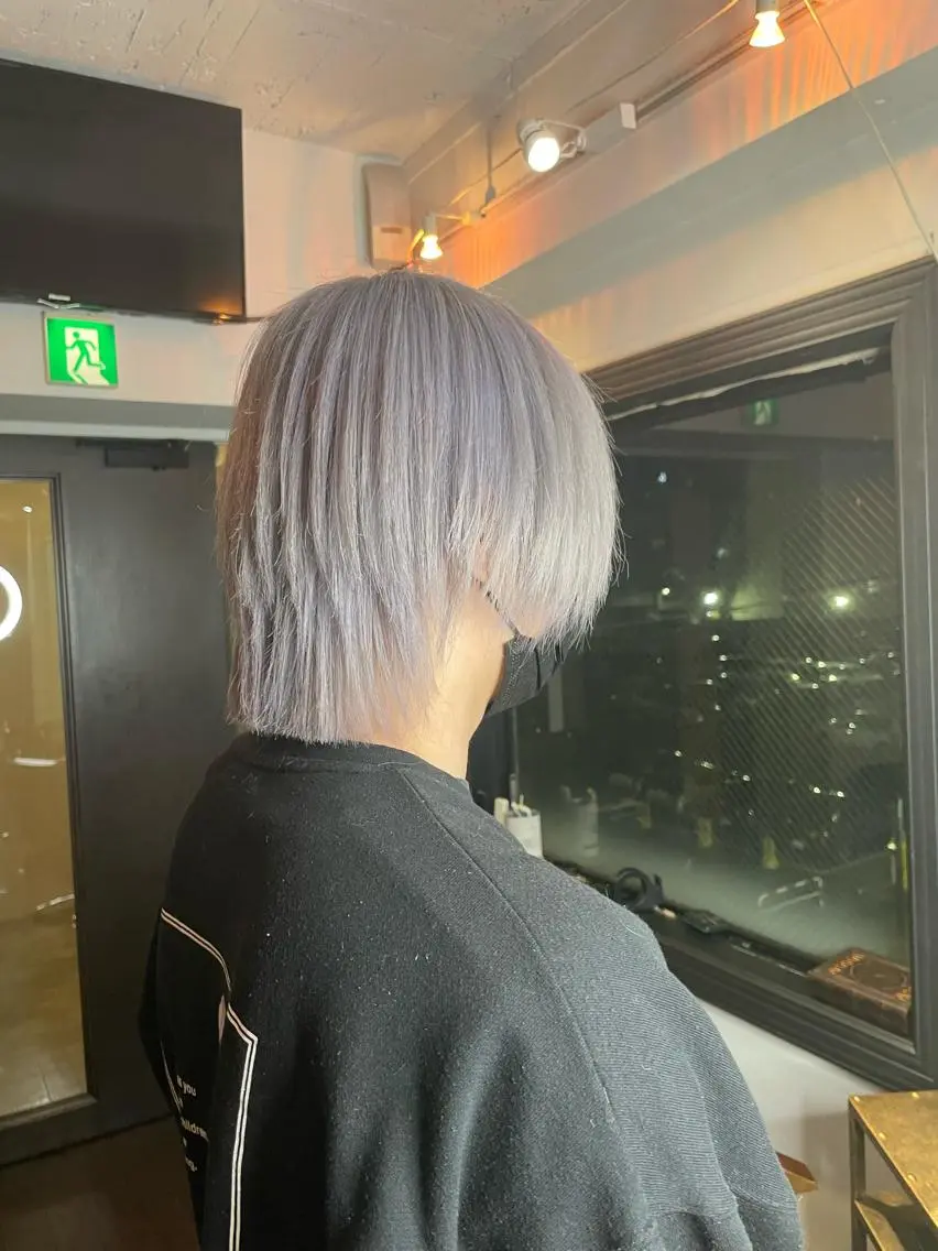ショート メンズ メンズバレイヤージュ メンズブリーチ メンズハイライト メンズハイトーン メンズメッシュ 安田和洋 ブリーチカラー特化のヘアスタイル