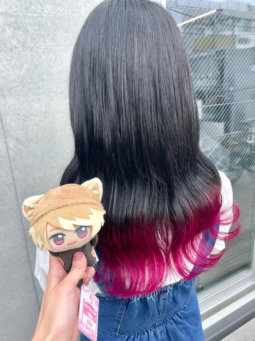 セミロング カラー ブリーチ ケアブリーチ ダブルカラー グラデーションカラー ピンクカラー インナーカラー 推し ブリーチ 髪質改善のヘアスタイル