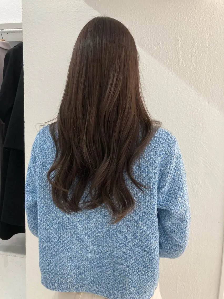 ロング カラー 透明感カラー カット ヘアカラー トリートメント お洒落ベージュ🤎 代官山shibukiのヘアスタイル