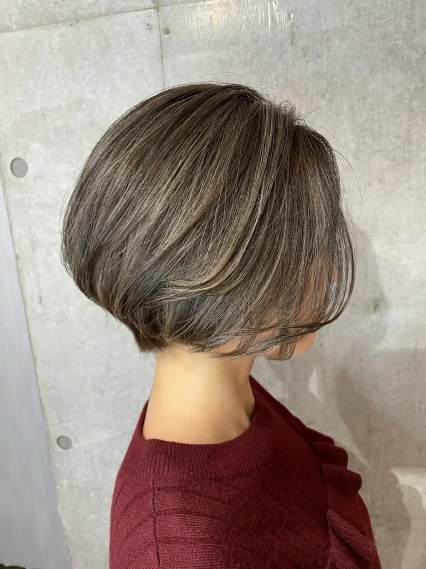 カラー 坂野 結子のヘアスタイル