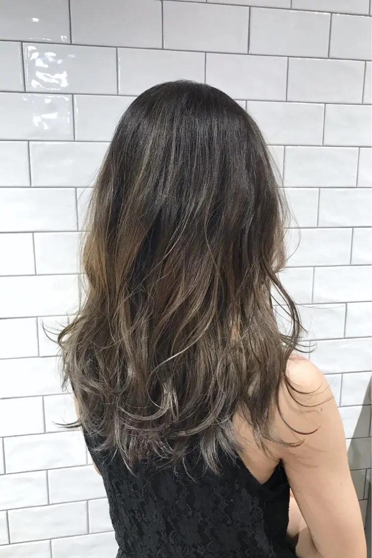 セミロング カラー 原山 直人のヘアスタイル