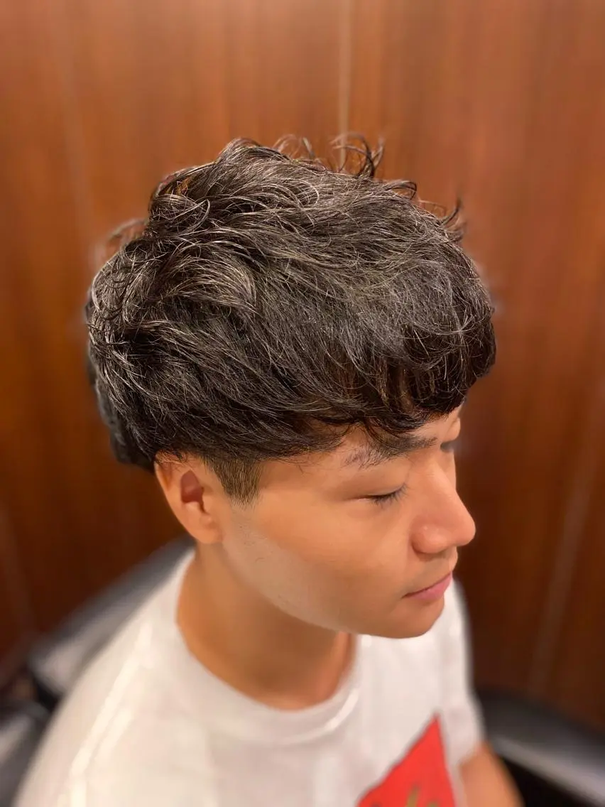 ショート パーマ 小島 史也のヘアスタイル