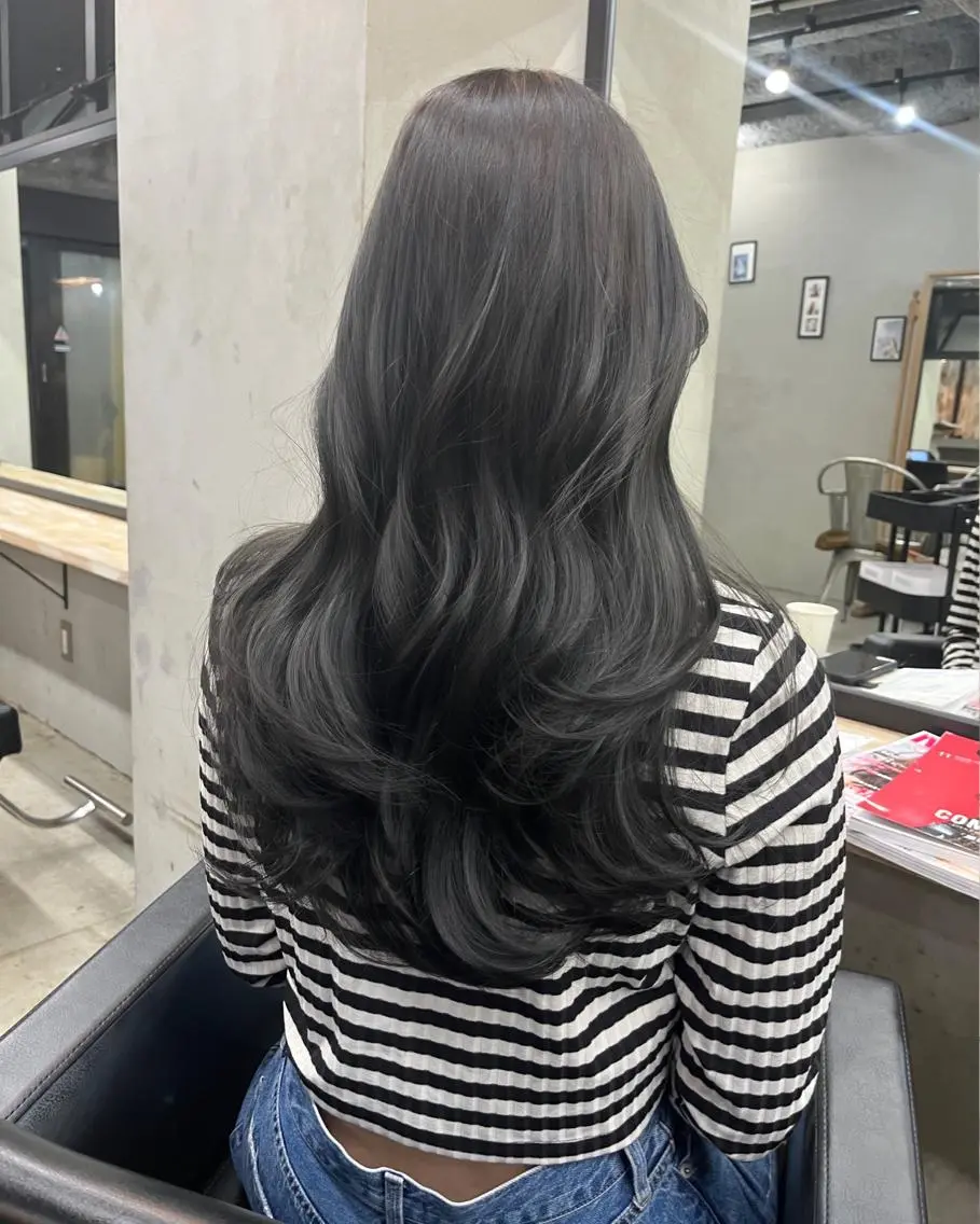 ロング カラー ヘアアレンジ 透明感カラー グレージュ オリーブグレージュ オリーブグレー レイヤーカット Ameri/髪質改善 /韓国ヘア🇰🇷のヘアスタイル