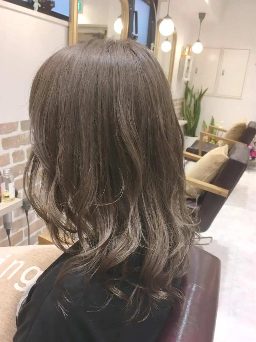 セミロング カラー ヘアカラー トリートメント 草薙 大のヘアスタイル