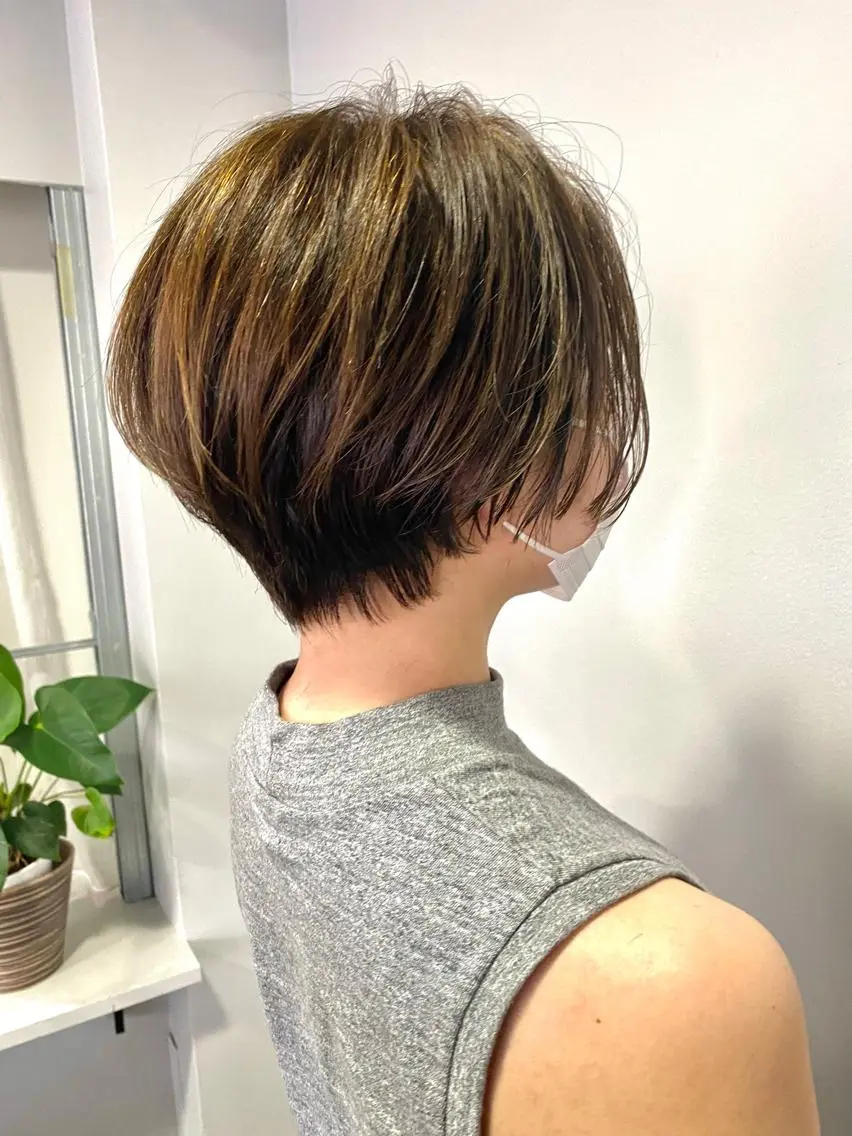 ショート 【レイヤーカット】 関根【コテ巻パーマ】のヘアスタイル