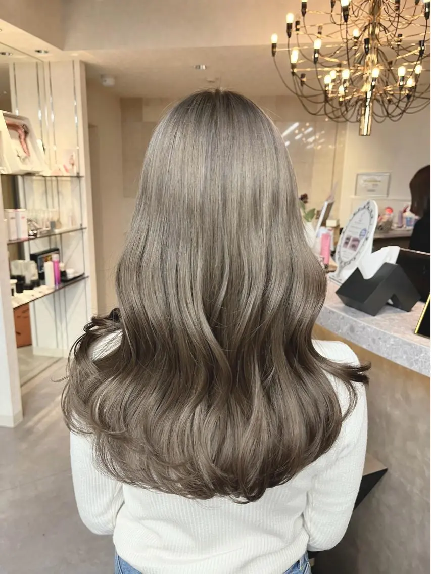 ロング カラー ヘアアレンジ ブリーチ 心斎橋🤍韓国風🤍 Mamiのヘアスタイル