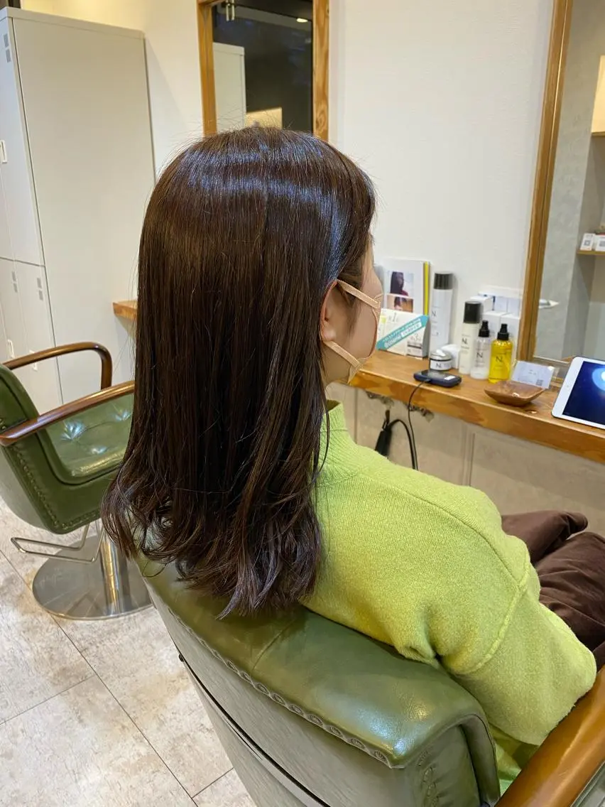 セミロング カラー セミロングパーマ アッシュ アッシュブラウン アッシュグレー アッシュグレージュ カット ヘアカラー トリートメント エイト ウメダのヘアスタイル