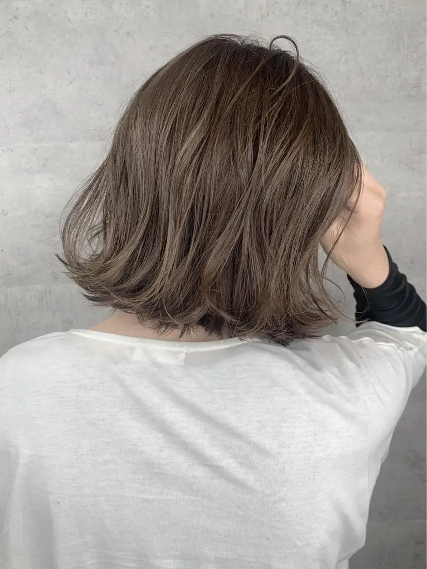 ミディアム ヘアカラー トリートメント アンダーバーホワイト 堺東店のヘアスタイル