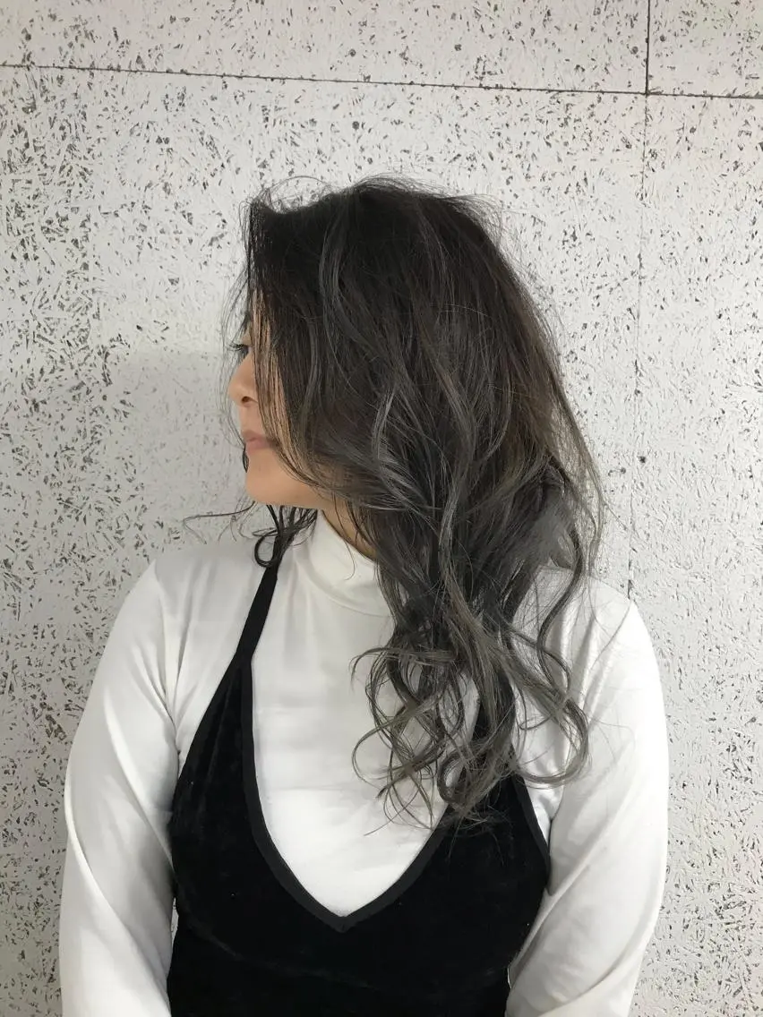 セミロング カラー KOOKI スティードトーキョーのヘアスタイル