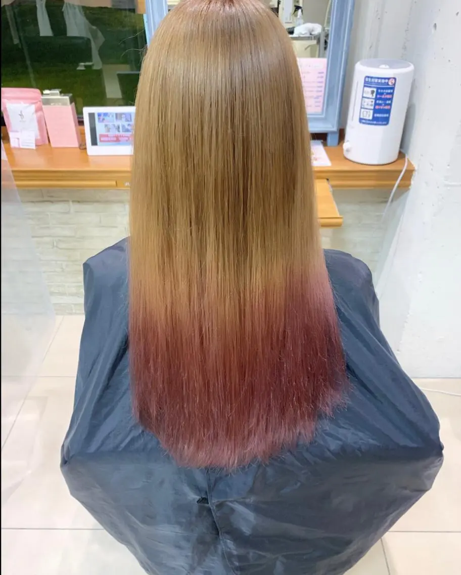 ロング カラー 透明感ハイトーン🦄 キラ🌈のヘアスタイル