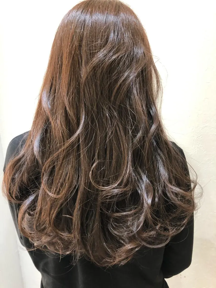 セミロング カラー サワタ ミサのヘアスタイル