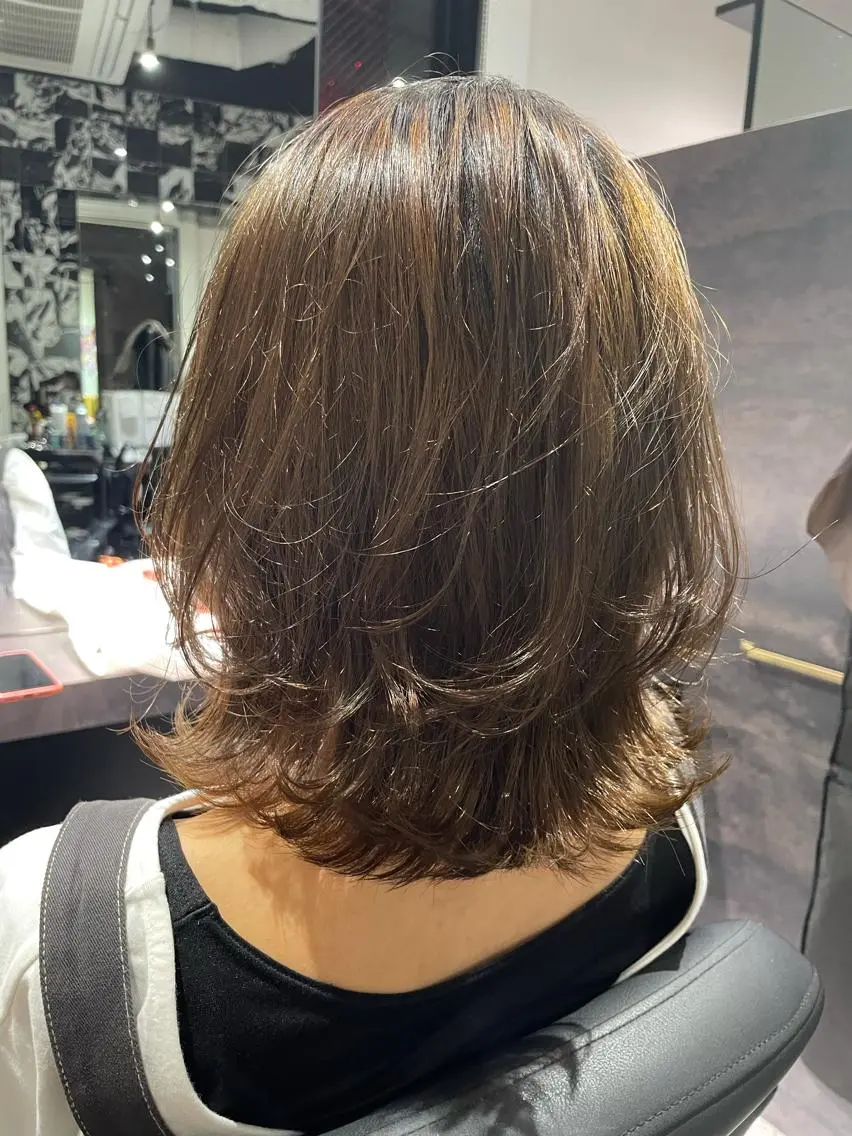 ミディアム カラー くびれヘア ショート/脱白髪染め ☆宇﨑悠実のヘアスタイル