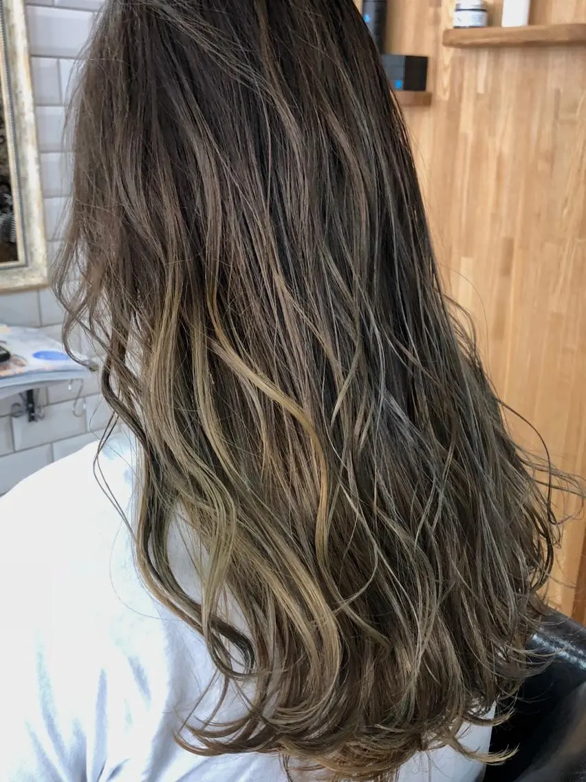 ロング カラー 橋本 敬介のヘアスタイル