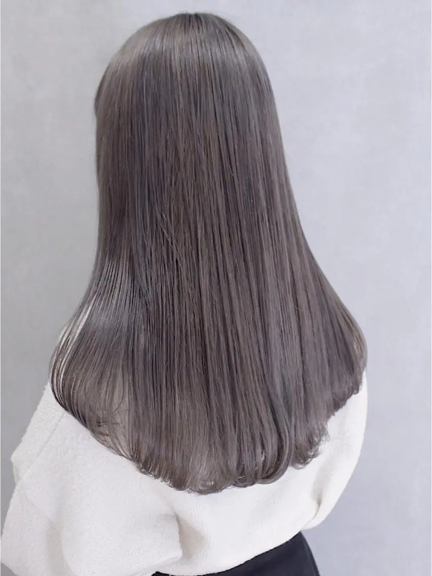 セミロング カラー ヘアアレンジ ベージュカラー シルバー シルバーベージュ ヘアカラー トリートメント lani ブリーチ /ダブルカラーのヘアスタイル