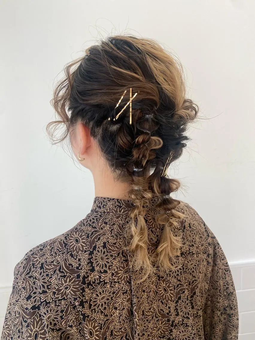 ロング ヘアアレンジ ヘアセット ダブルカラー 🌙chinariのヘアスタイル