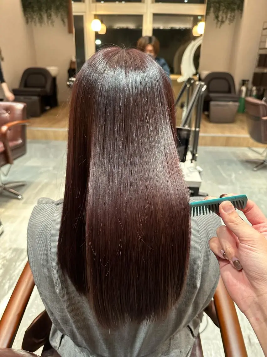 セミロング カット 縮毛矯正 トリートメント 美髪美容師 🫧くぼた店長のヘアスタイル