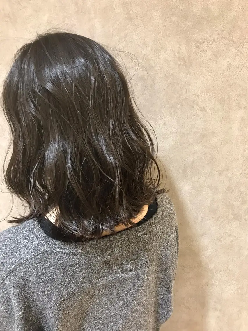 ミディアム 外ハネヘア ショート／透明感 カラー加治竜汰💡のヘアスタイル