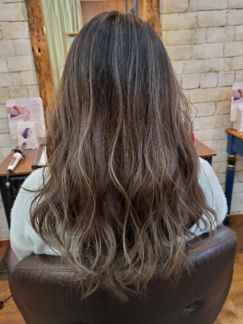 ロング カラー パーマ ヘアアレンジ ネイル マツエク・マツパ グラデーションカラー ハイライトカラー ハイライト グラデーション まとまり💯悩み改善 ★松本尚弥★店長のヘアスタイル