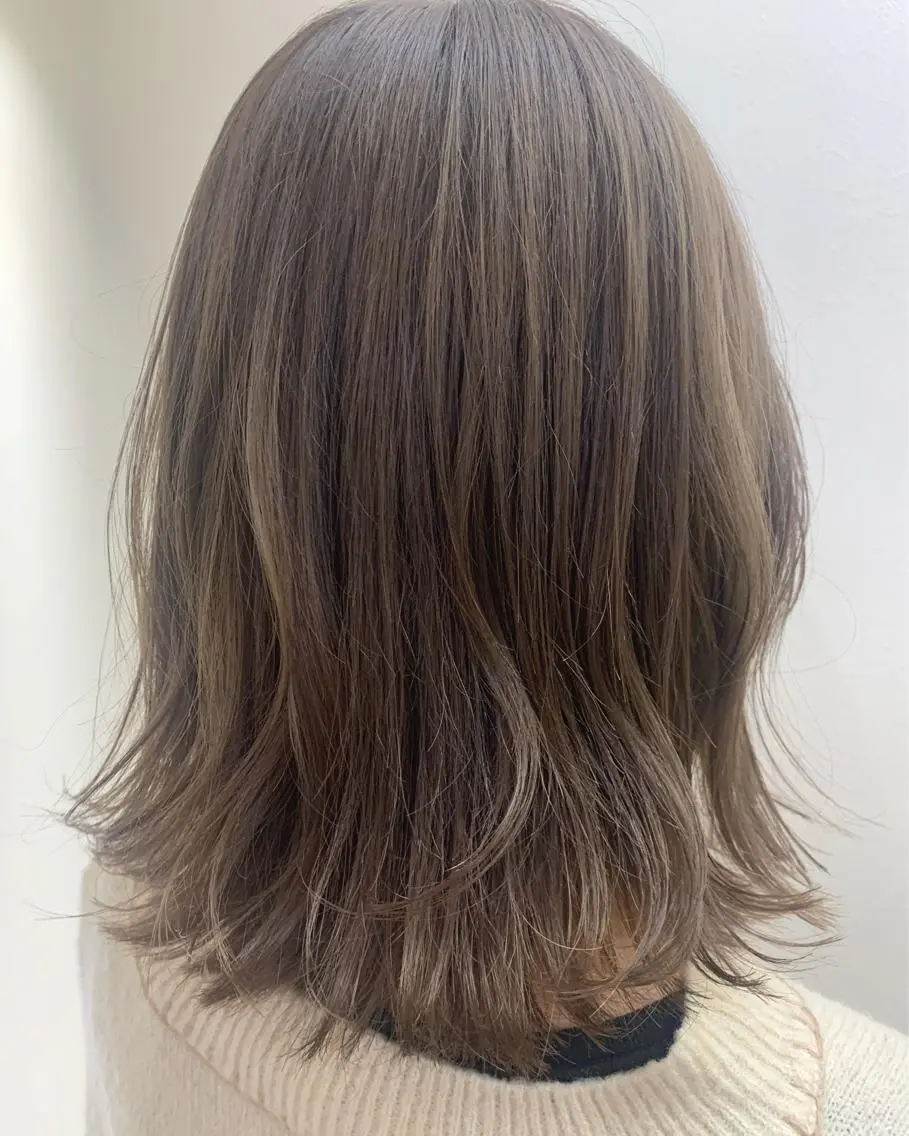 ミディアム カラー 黒髪 ブリーチ グレージュ オリーブグレージュ オリーブグレー カット ヘアカラー トリートメント hubhair レイヤー/透明感のヘアスタイル
