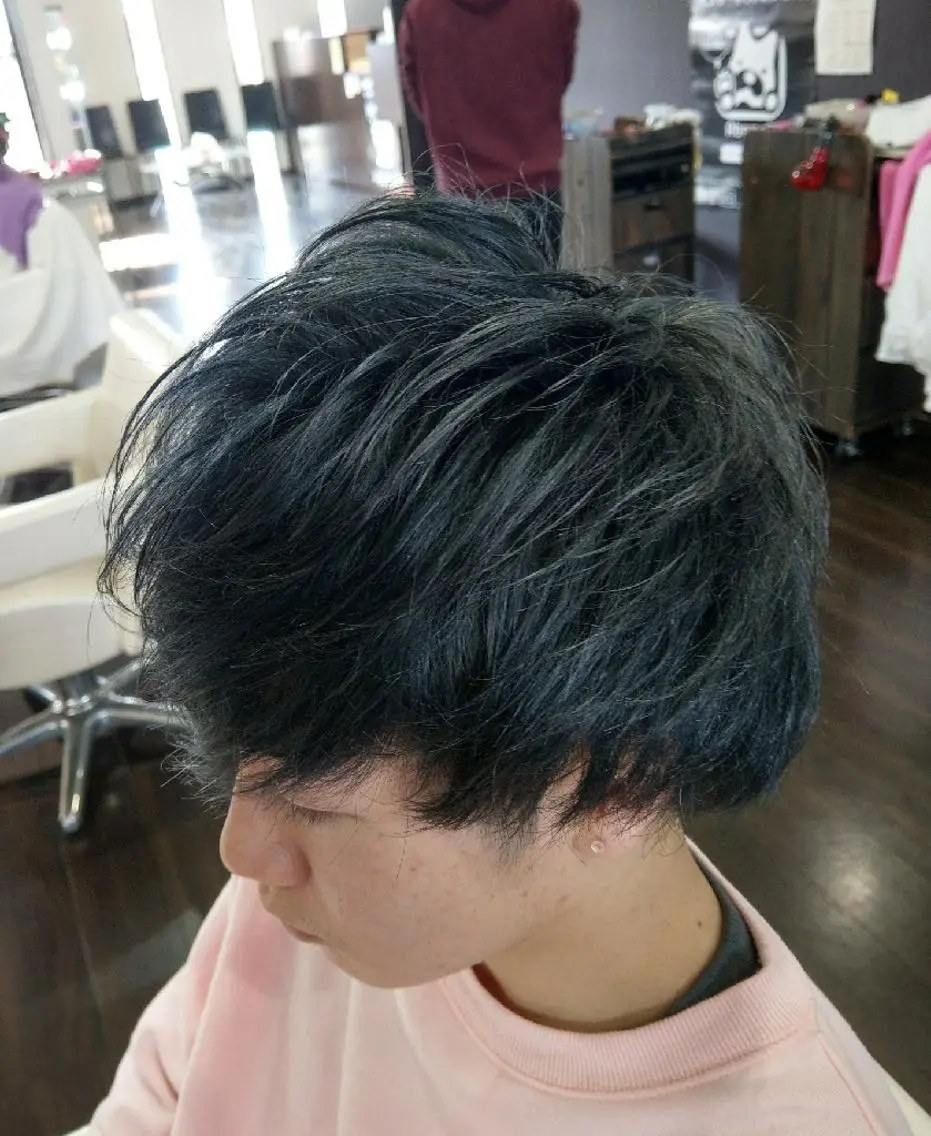 ショート カラー メンズ メンズブリーチ ブリーチ ブルーカラー Add9 柳田健登のヘアスタイル