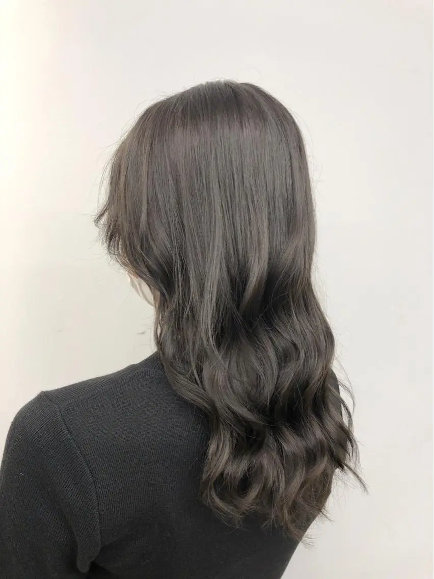 セミロング カラー アッシュ アッシュブラウン ブラウンカラー ヨシンモリ 代表　YUKI ☆のヘアスタイル
