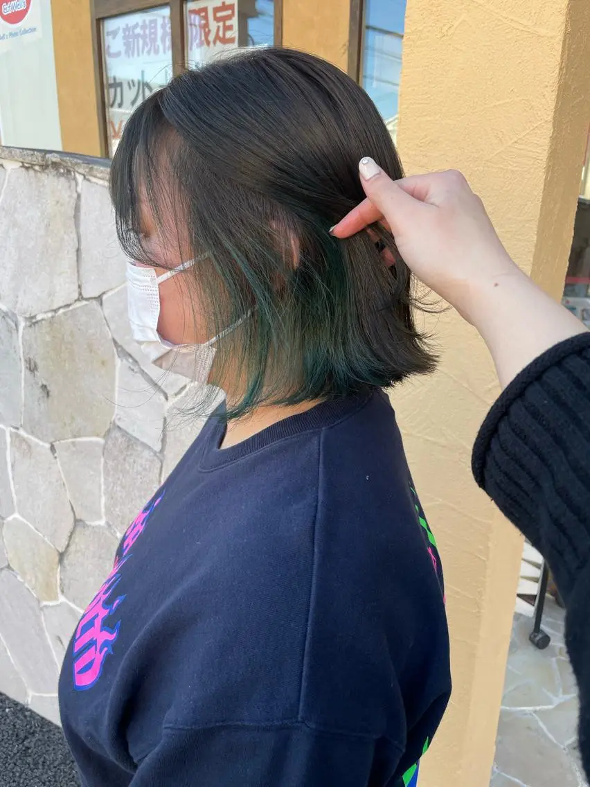 ショート カラー 川元 汐音のヘアスタイル