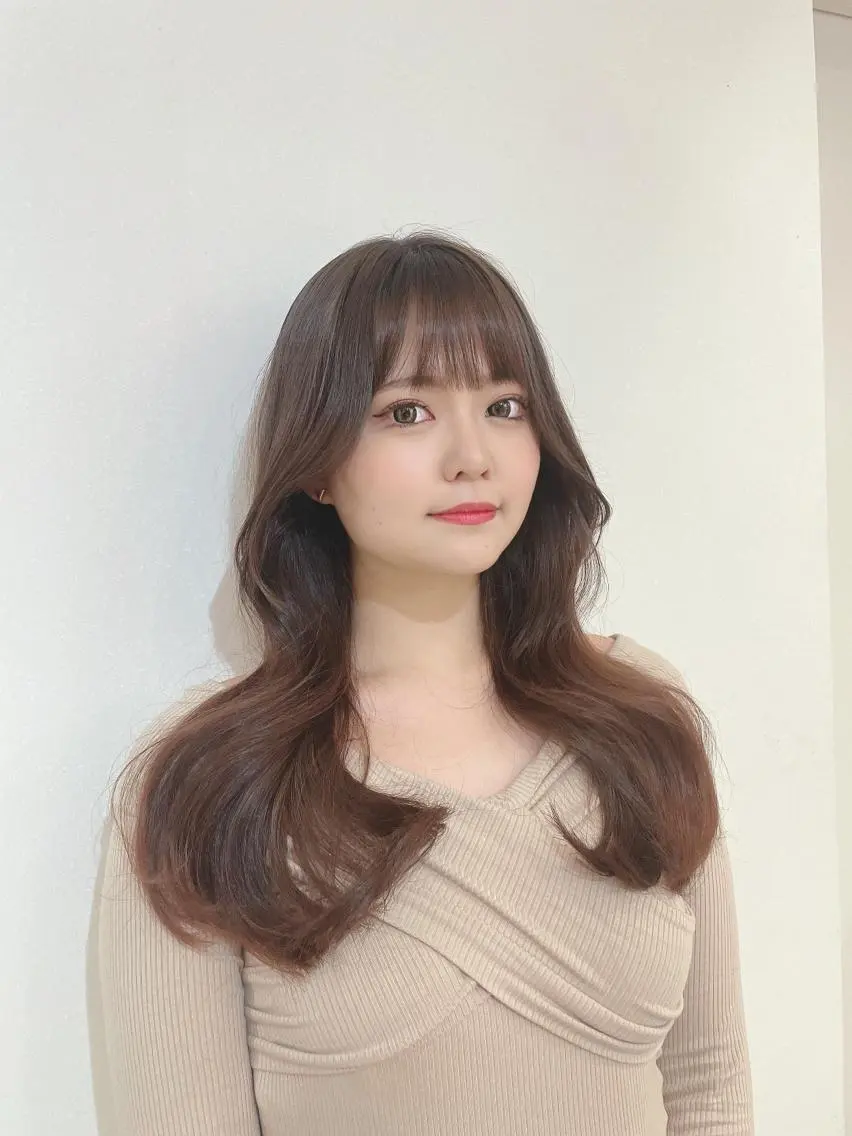 ロング くびれヘア 韓国ヘア レイヤーカットのヘアスタイル
