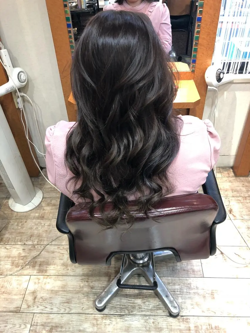 ロング カラー ブリーチ ブルーカラー ラベンダーカラー ラベンダーグレー エクステ 100%髪質改善特化 TRUNSのヘアスタイル