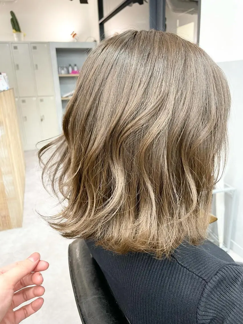 ミディアム カラー ヘアカラー トリートメント 色気レイヤー& ショートはお任せ🌟のヘアスタイル