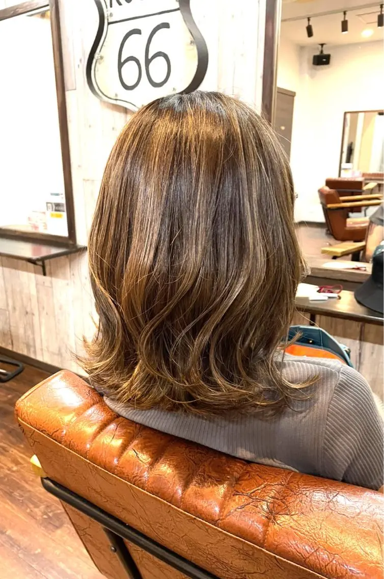 ミディアム カラー ボブ 外ハネヘア カット ヘアカラー kuroken ★feniceのヘアスタイル
