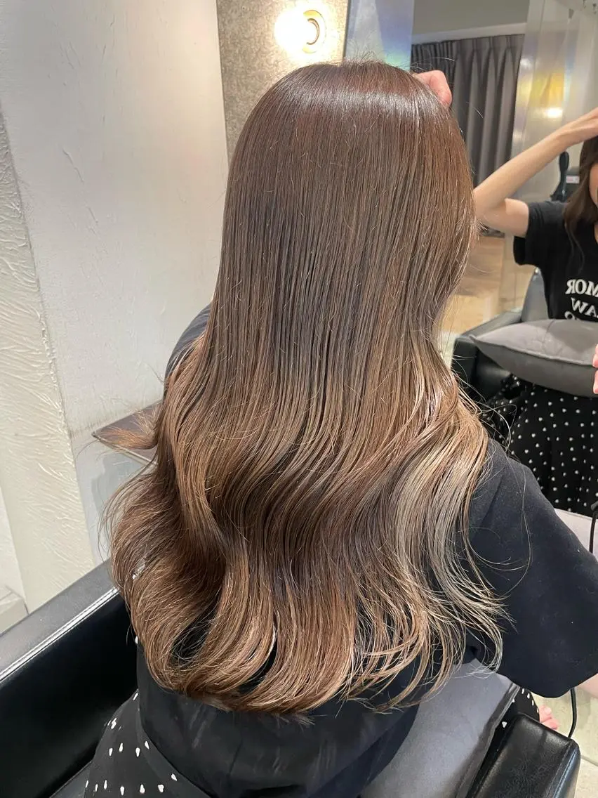 ロング カラー STUD YUKIのヘアスタイル