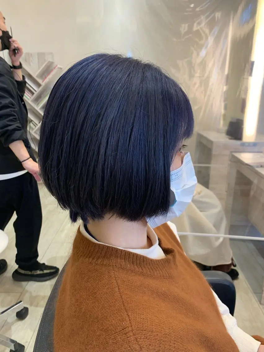 ショート カラー ブリーチ ネイビーカラー メンズパーマレイヤー 西山賢志のヘアスタイル