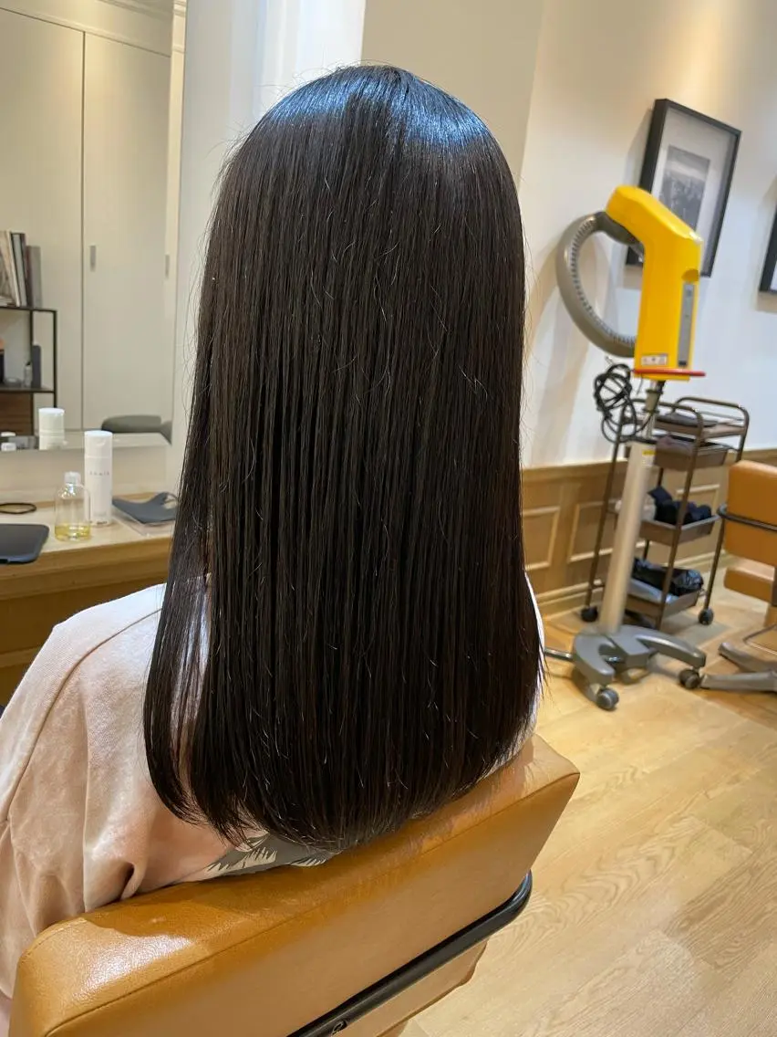 セミロング ハイライト レイヤーカット トリートメント カット トリートメント ✨シルクストレート✨ 美髪髪質改善Yukiのヘアスタイル