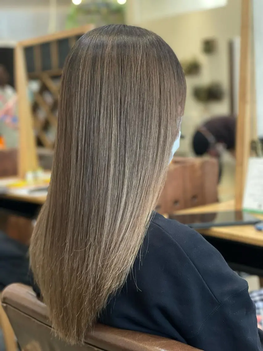 セミロング アッシュ TAKA ♦︎bridge♦︎のヘアスタイル