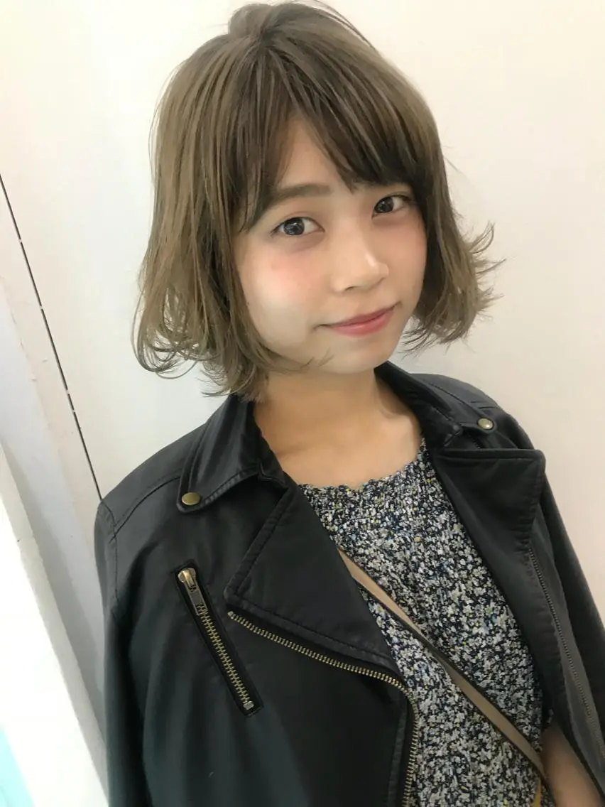 カラー ヘアカラー トリートメント 💓パーマ，💗 レイヤーカットのヘアスタイル
