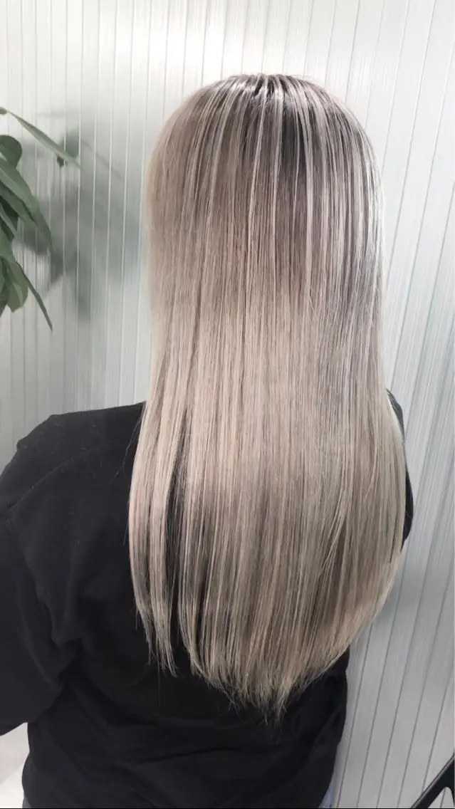 セミロング カラー ヘアカラー LOOP hairのヘアスタイル