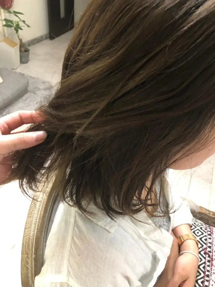 カラー ヘアアレンジ ミディアム ベージュカラー See by merの眉毛・アイブロウイメージ