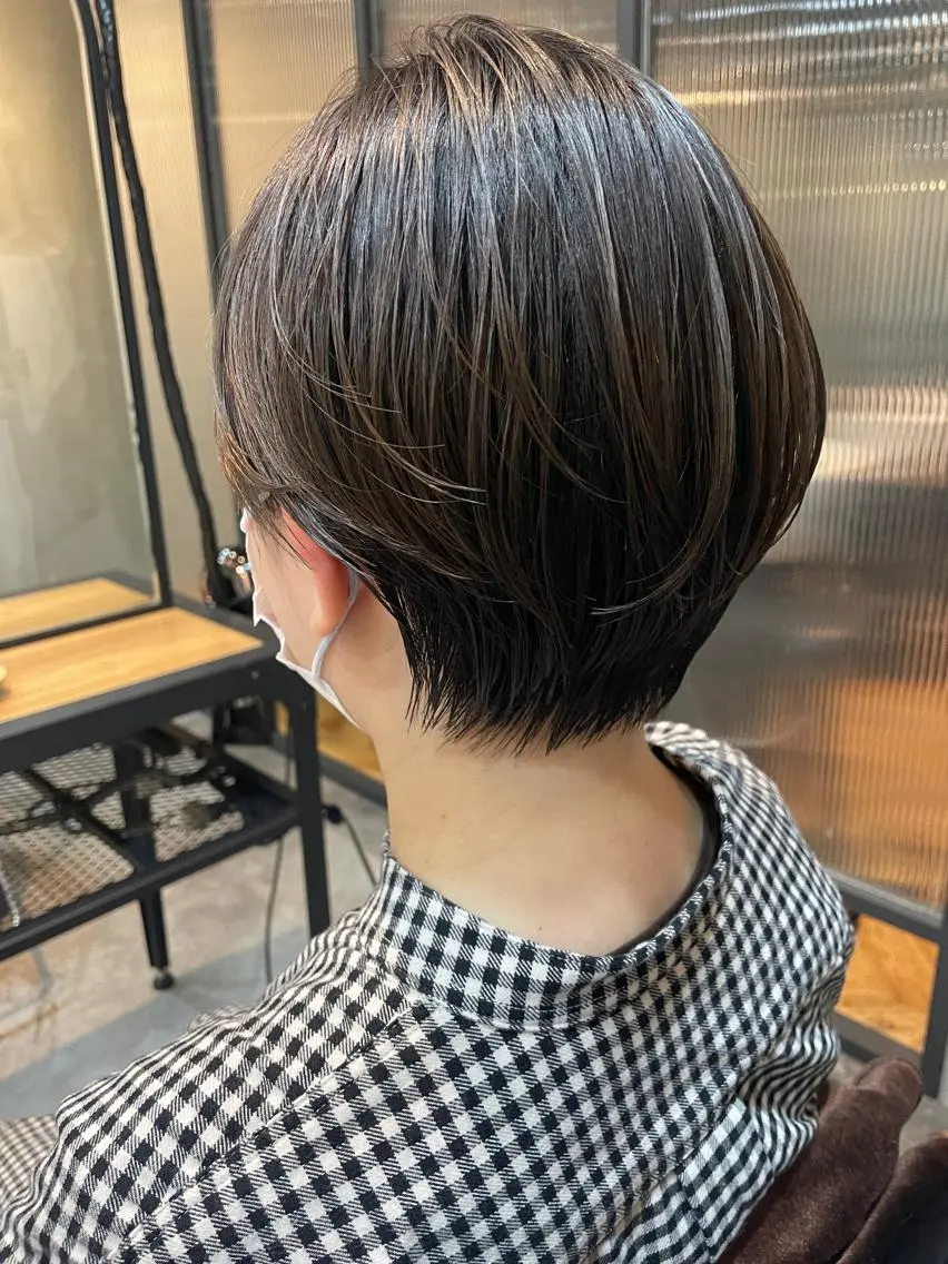 ショート ショートヘア 赤み消しカラー/透 明感カラー/有吉優香のヘアスタイル